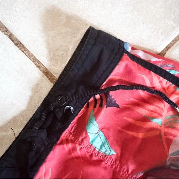 Volcom • Swim Trunks - Picture 3 of 4